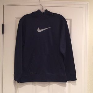 Nike Hooded therma-fit sweatshirt